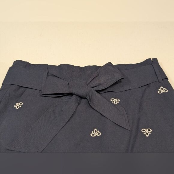 Ann Taylor Navy Embroidered Bow Skirt SZE 2 Midi Paperbag Floral Coquette Office - Picture 13 of 13
